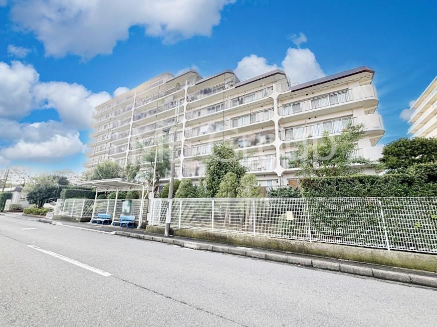 4LDK apartment in Funabashi, Chiba - Photo 1