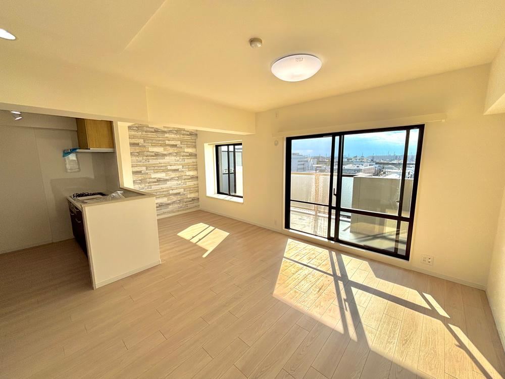 2LDK apartment in Koshigaya, Saitama - Photo 1