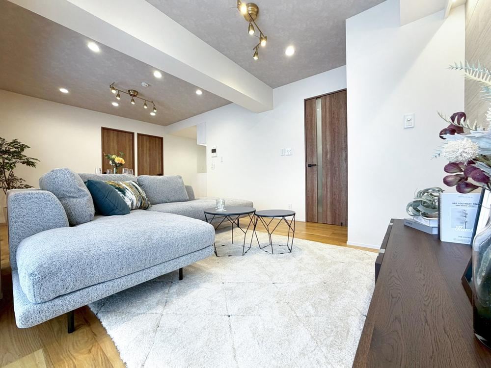 2LDK apartment in Nakano Ward, Tokyo - Photo 1