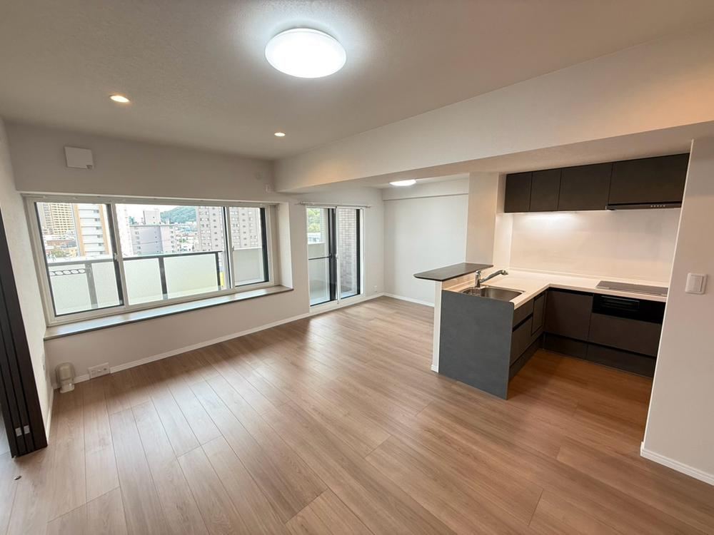 4LDK apartment in Chuo Ward, Sapporo, Hokkaido - Photo 1