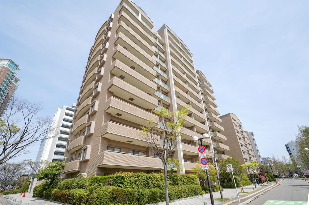 4LDK apartment in Sawara Ward, Fukuoka - Photo 1