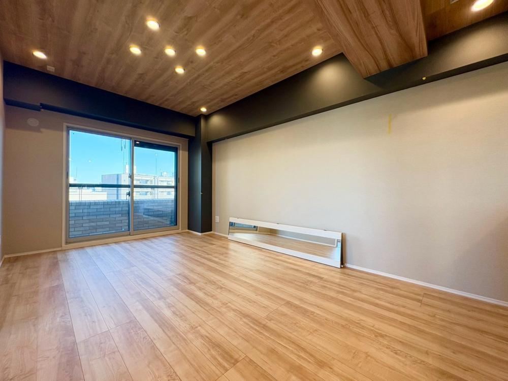 2LDK apartment in Toshima Ward, Tokyo - Photo 1