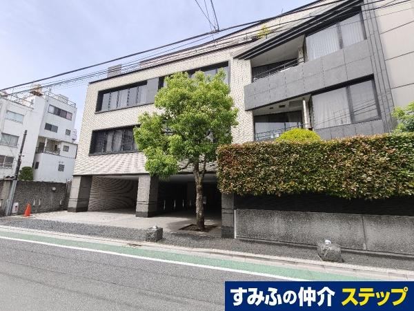 2LDK apartment in Shinjuku Ward, Tokyo - Photo 1