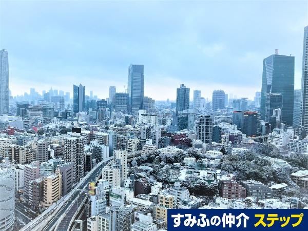 2LDK apartment in Minato Ward, Tokyo - Photo 1