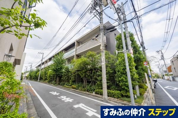3LDK apartment in Shibuya Ward, Tokyo - Photo 1