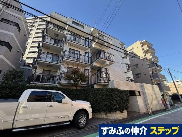 2LDK apartment in Meguro Ward, Tokyo - Photo 1
