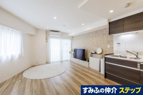 2LDK apartment in Meguro Ward, Tokyo - Photo 1