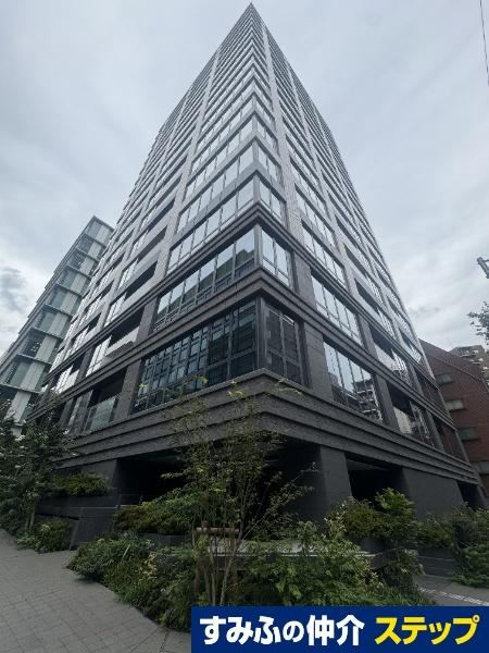 2LDK apartment in Chiyoda Ward, Tokyo - Photo 1
