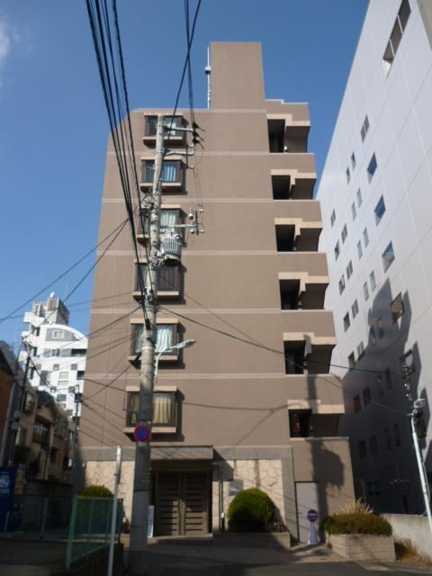 1LDK apartment in Minato Ward, Tokyo - Photo 1