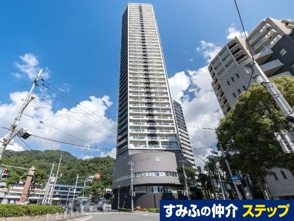 2LDK apartment in Chuo Ward, Kobe, Hyogo - Photo 1