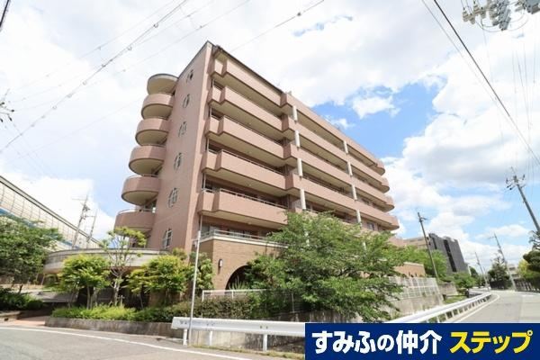 4LDK apartment in Nishinomiya, Hyogo - Photo 1