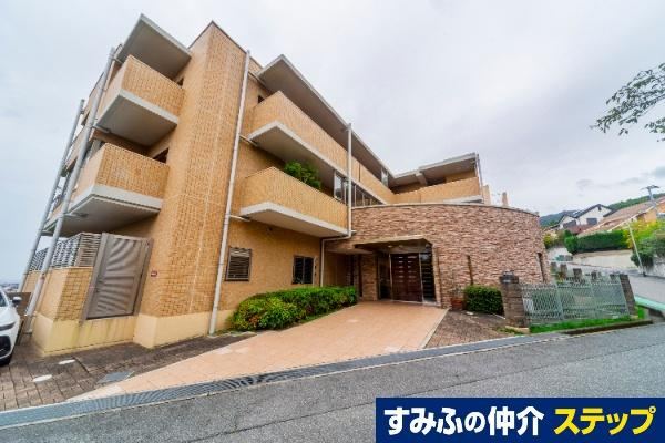 3LDK apartment in Nishinomiya, Hyogo - Photo 1