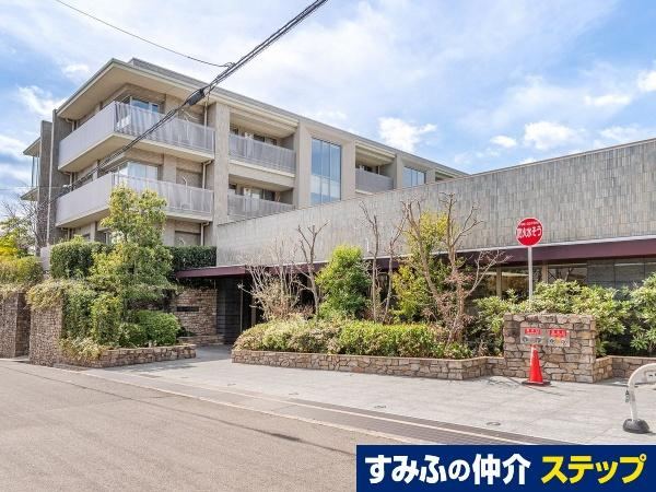 3LDK apartment in Ashiya, Hyogo - Photo 1