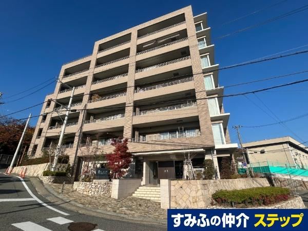 3LDK apartment in Higashinada Ward, Kobe, Hyogo - Photo 1