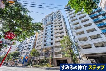 3LDK+S apartment in Chuo Ward