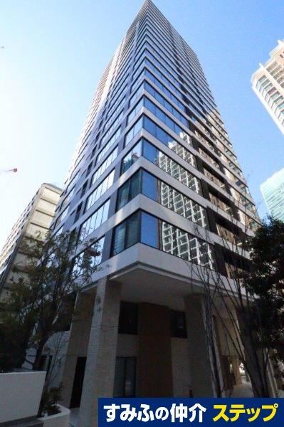 2LDK apartment in Minato Ward, Tokyo - Photo 1