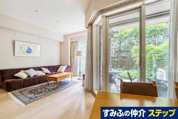 2LDK+S apartment in Minato Ward, Tokyo - Photo 1