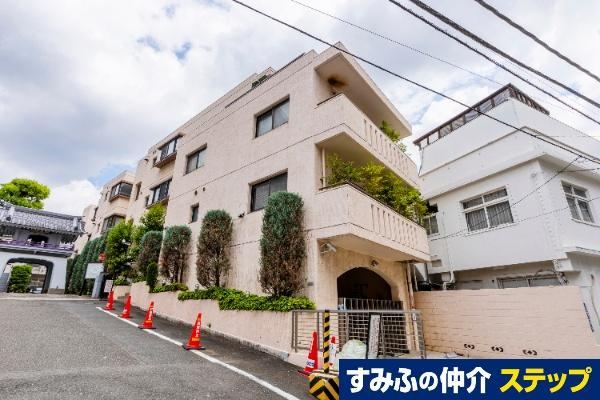 2LDK+S apartment in Minato Ward, Tokyo - Photo 1