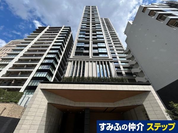 2LDK apartment in Minato Ward, Tokyo - Photo 1
