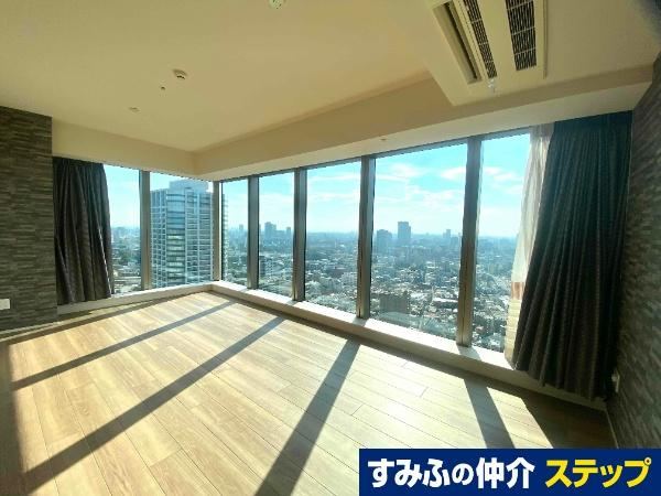 3LDK apartment in Minato Ward, Tokyo - Photo 1