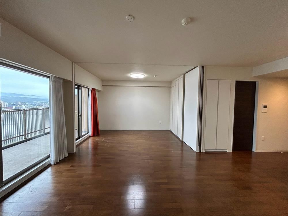 3LDK apartment in Hamura, Tokyo - Photo 1
