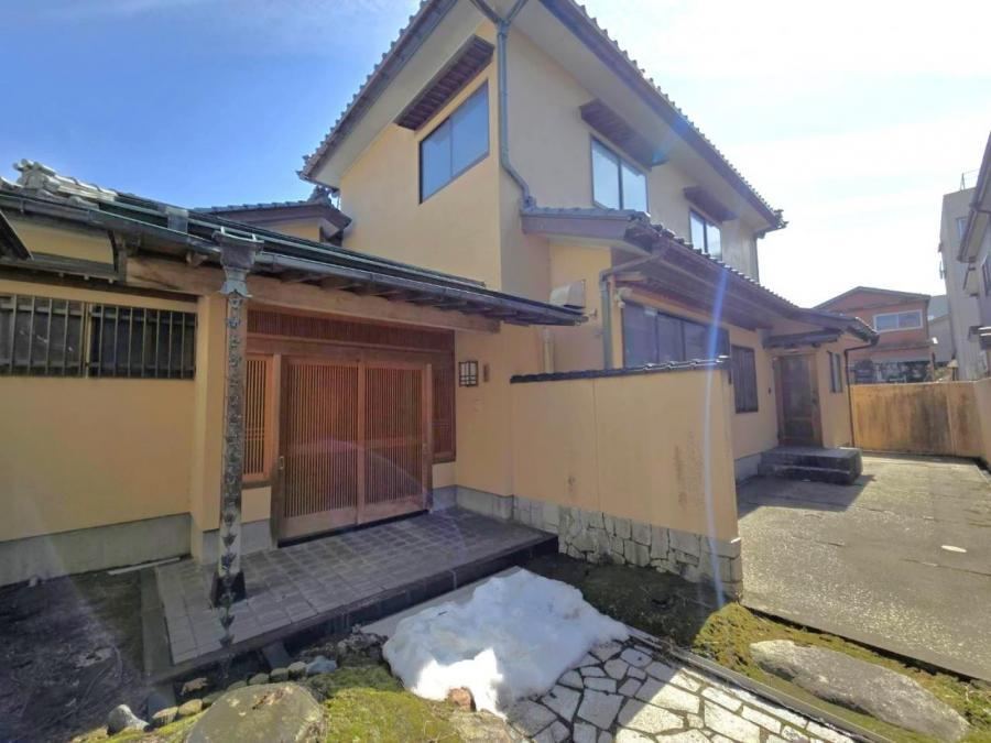 10DK house in Sanjo, Niigata - Photo 1