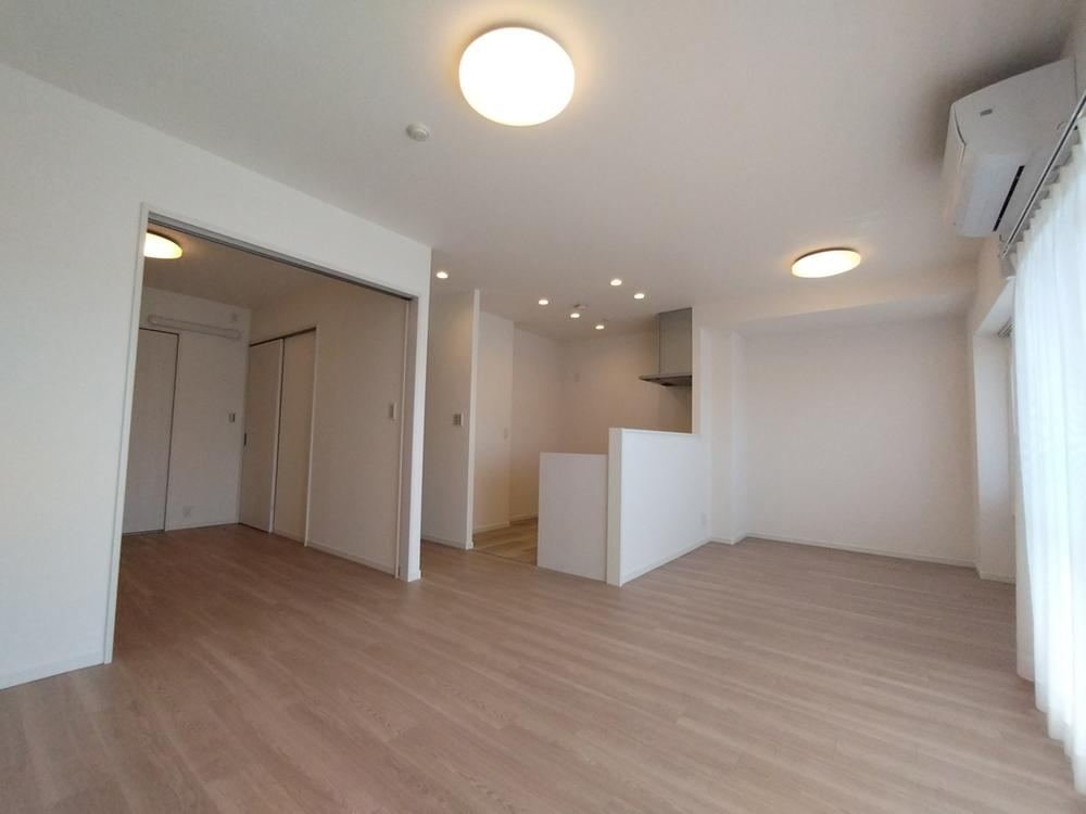 3LDK apartment in Higashiyodogawa Ward, Osaka - Photo 1