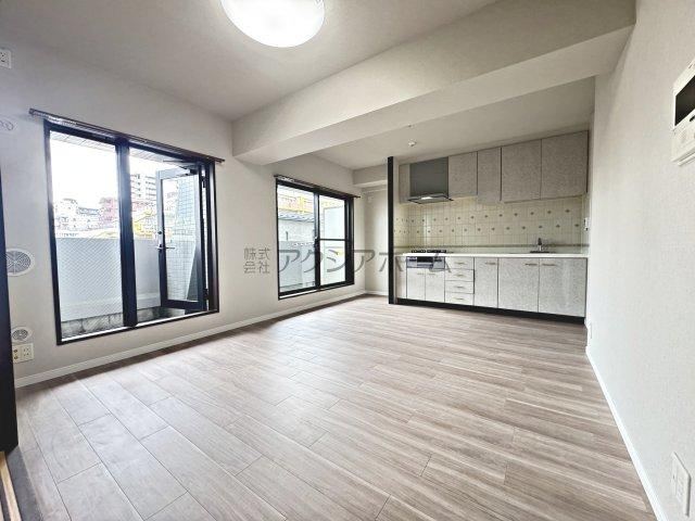 3LDK apartment in Tokorozawa, Saitama - Photo 1