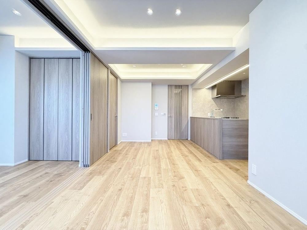 2LDK+S apartment in Chuo Ward, Tokyo - Photo 1