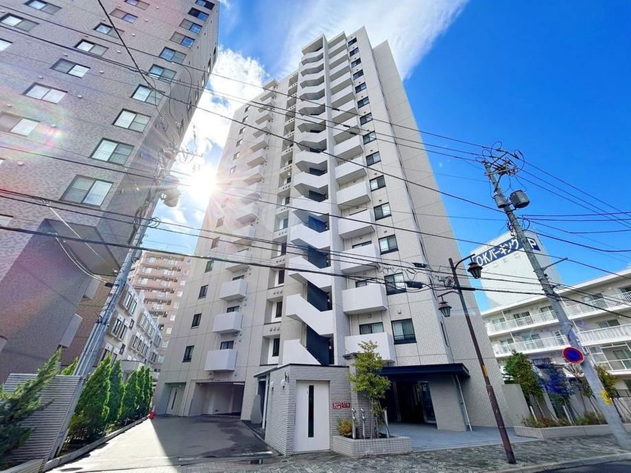 3LDK apartment in Nishi Ward, Sapporo, Hokkaido - Photo 1