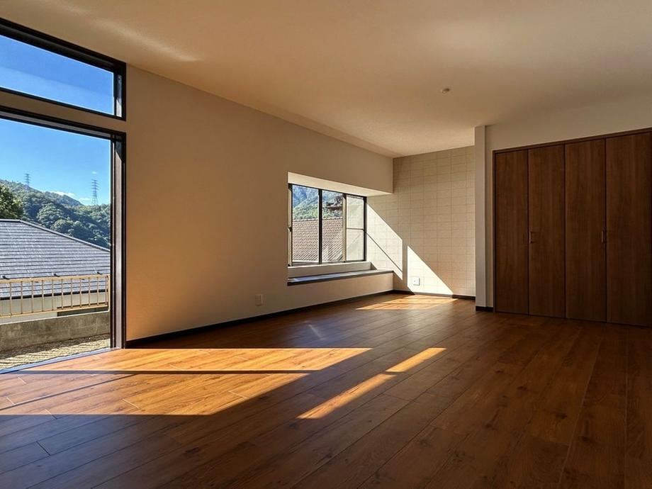 5LDK house in Saeki Ward, Hiroshima - Photo 1