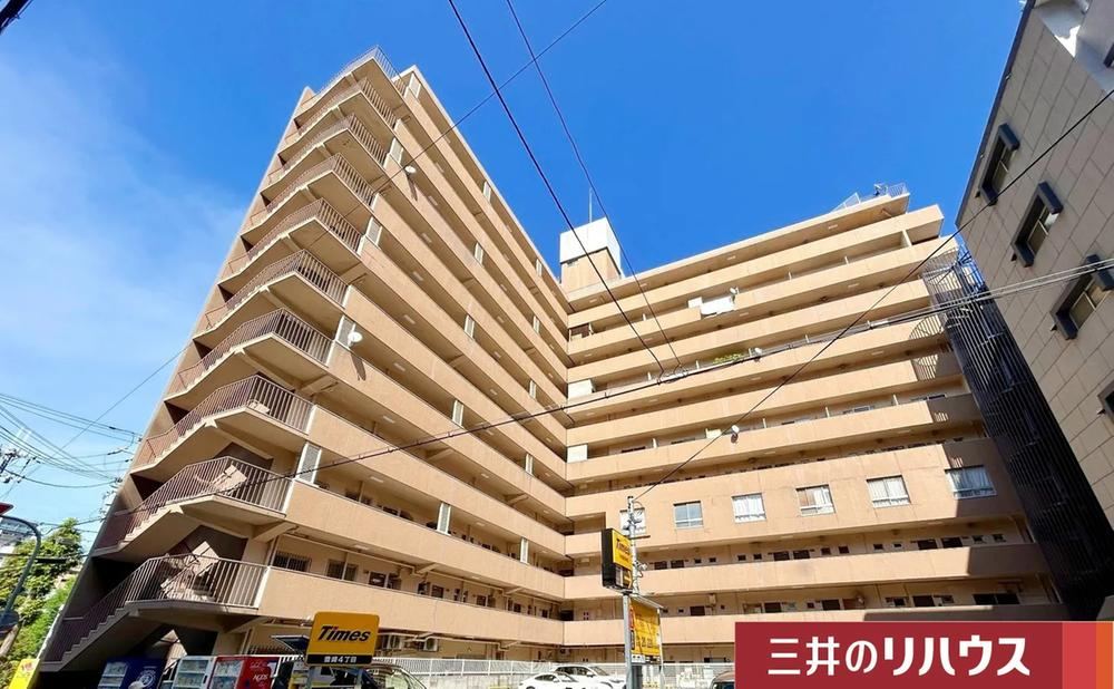 3DK apartment in Kita Ward, Osaka - Photo 1