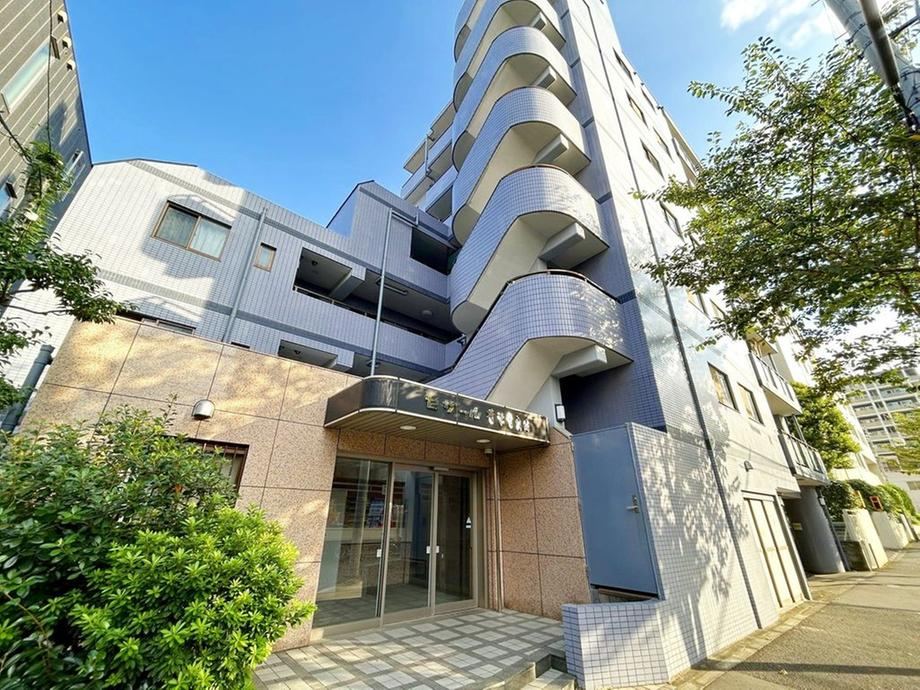 3LDK apartment in Nakano Ward, Tokyo - Photo 1