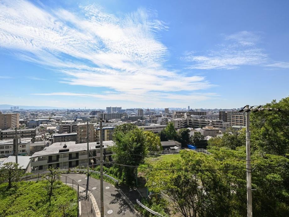 3LDK apartment in Suita, Osaka - Photo 1