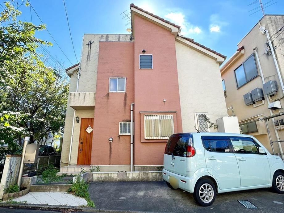 4LDK house in Komae, Tokyo - Photo 1