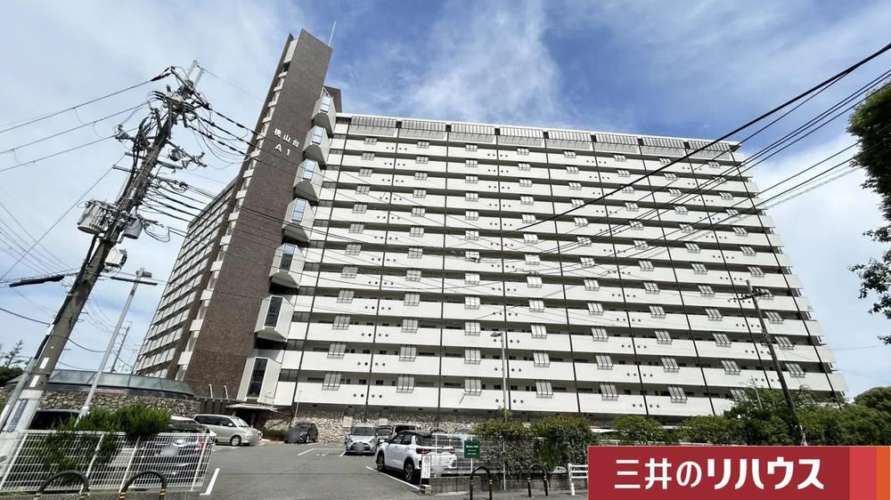 3LDK apartment in Suita, Osaka - Photo 1