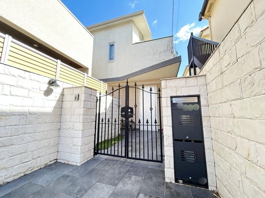 2LDK+S house in Setagaya Ward, Tokyo - Photo 1