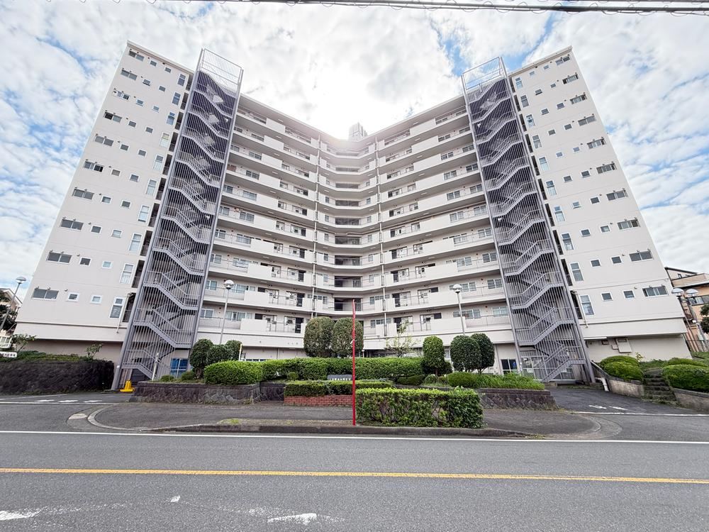 2LDK apartment in Fujisawa, Kanagawa - Photo 1