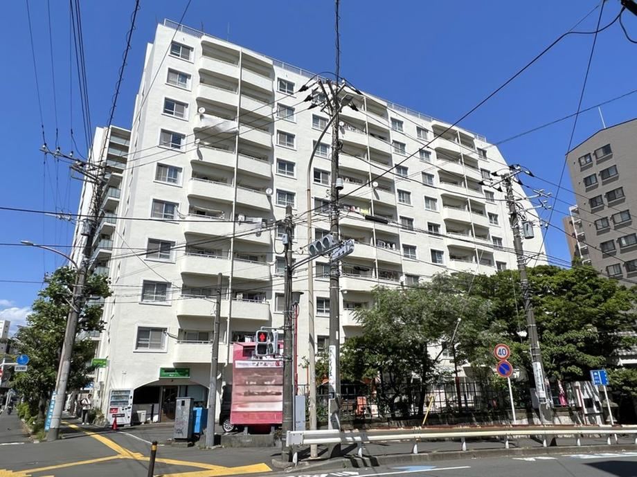 2LDK apartment in Fujisawa, Kanagawa - Photo 1