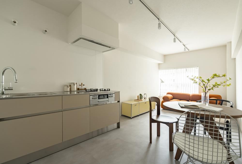 2LDK apartment in Toshima Ward, Tokyo - Photo 1