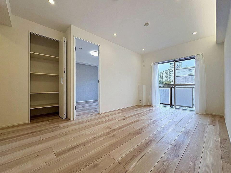 2LDK apartment in Katsushika Ward, Tokyo - Photo 1