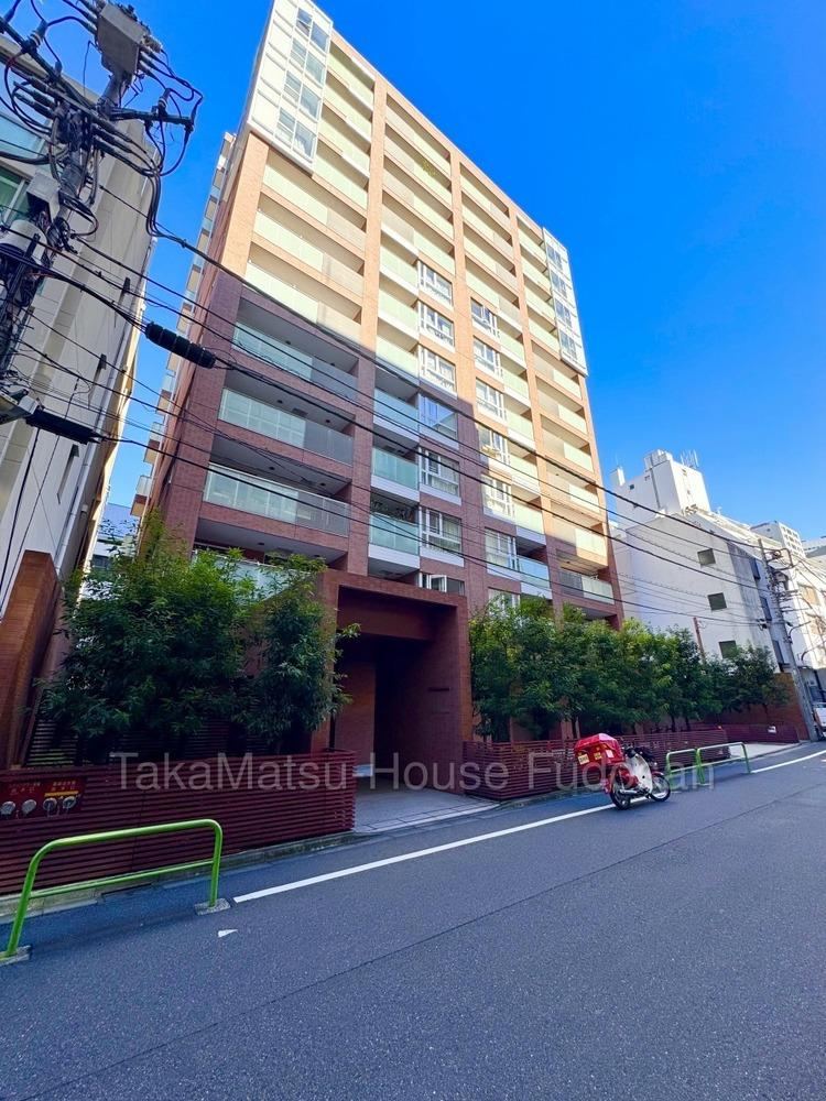 2LDK apartment in Minato Ward, Tokyo - Photo 1