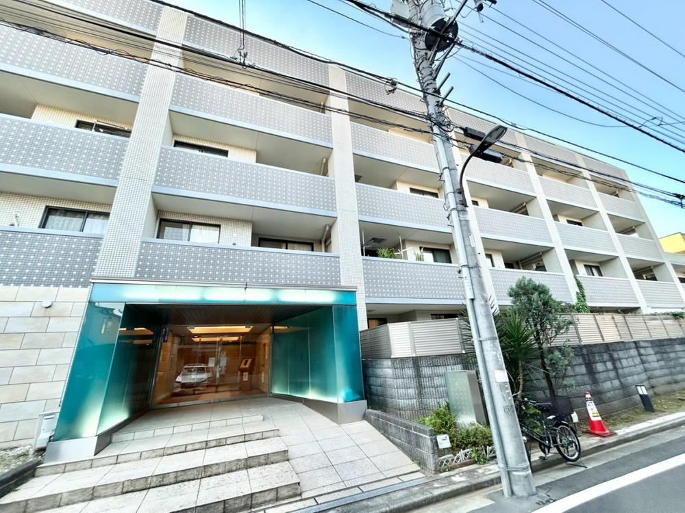 2LDK apartment in Shinjuku Ward, Tokyo - Photo 1