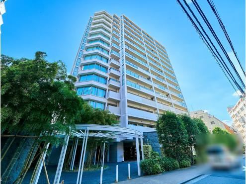 3LDK apartment in Minato Ward, Tokyo - Photo 1