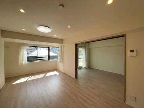 3LDK apartment in Shinjuku Ward, Tokyo - Photo 1