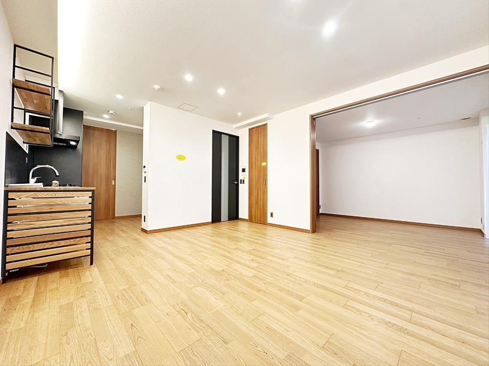 3LDK apartment in Kita Ward, Osaka - Photo 1