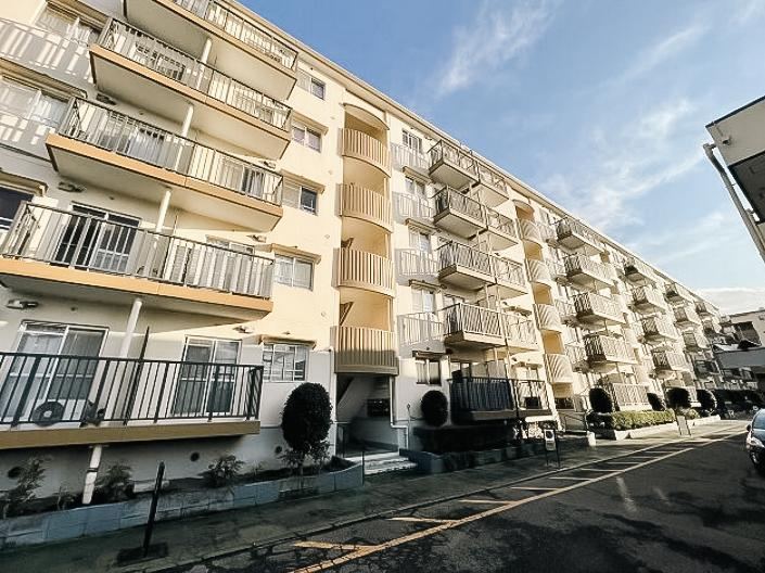 3LDK apartment in Kasukabe, Saitama - Photo 1