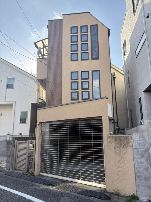 4LDK house in Suginami Ward, Tokyo - Photo 1