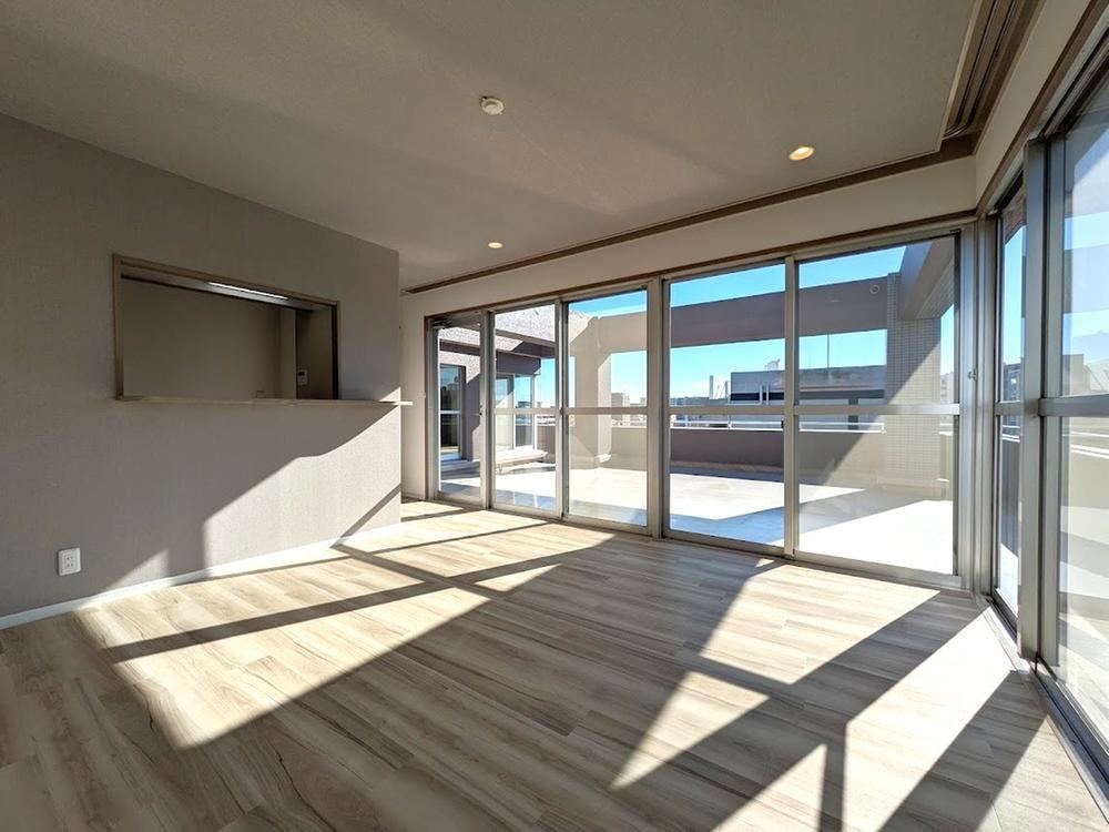 2LDK apartment in Itami, Hyogo - Photo 1
