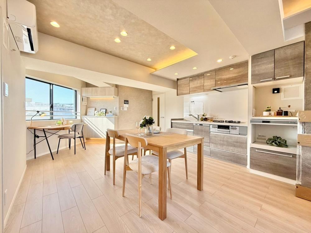 2LDK apartment in Shinjuku Ward, Tokyo - Photo 1